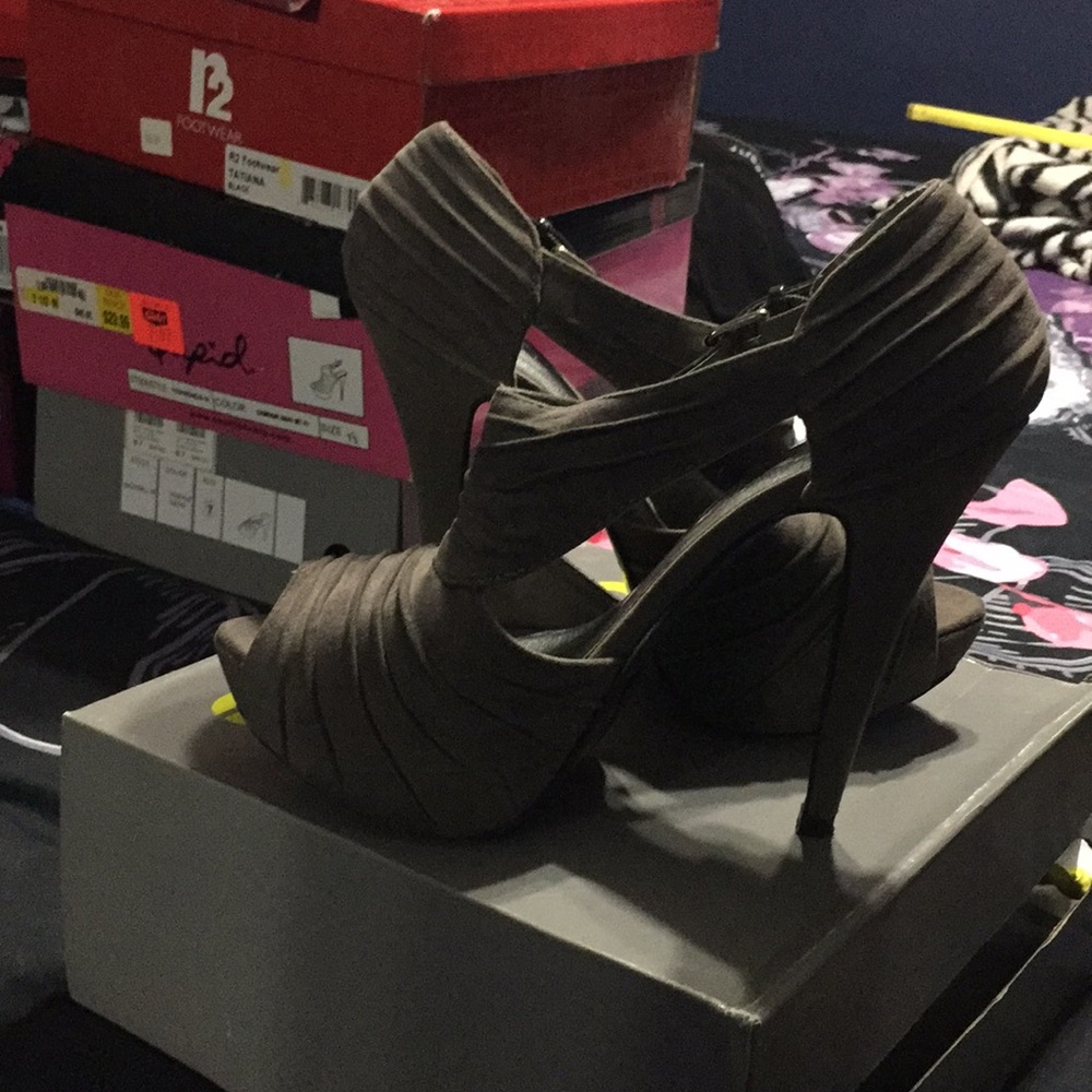 Charlotte Russe charcoal size 7 peep toe booties